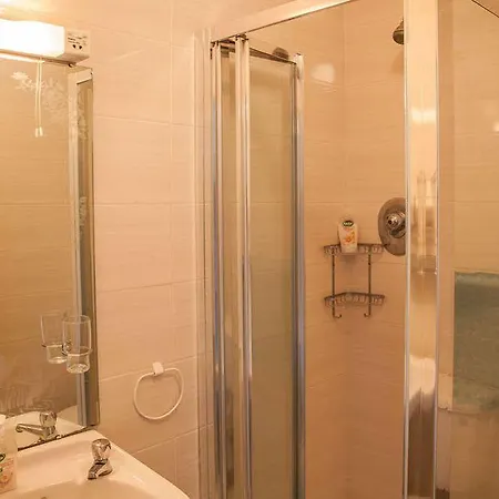 Hotel Ocean Clifden 3*